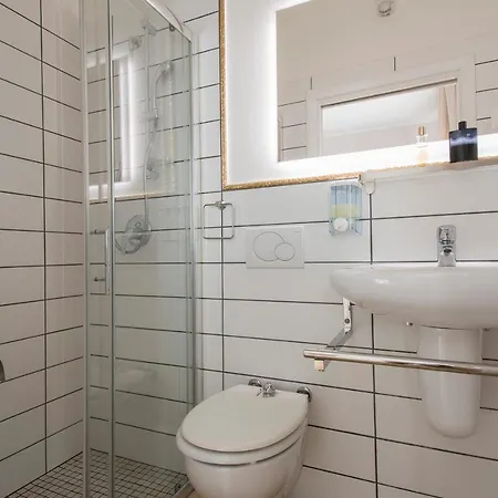 Il Mughetto 3* Болонья